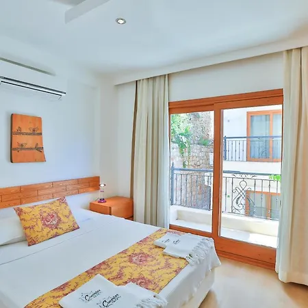 Kaş, Merkezde, Denize Yakın, Balkonlu, Konforlu Daireler 4* Kaş