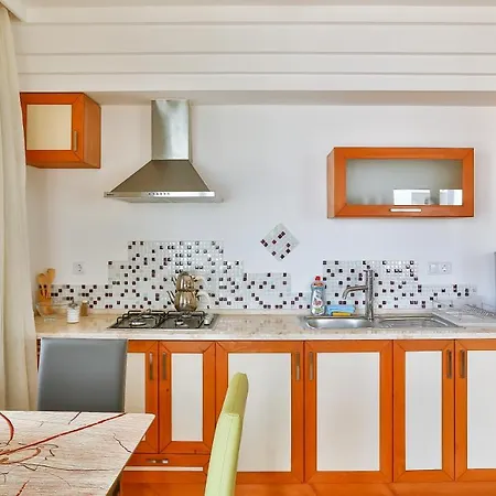 Kaş, Merkezde, Denize Yakın, Balkonlu, Konforlu Daireler 4* Kaş