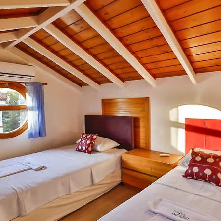 Apart Otel Kaş, Merkezde, Denize Yakın, Balkonlu, Konforlu Daireler 4*