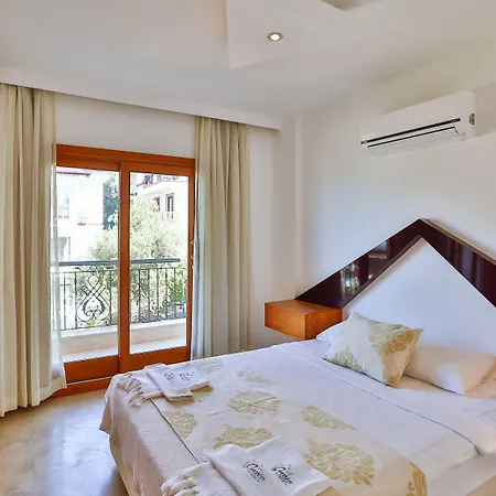 Apart Otel Kaş, Merkezde, Denize Yakın, Balkonlu, Konforlu Daireler