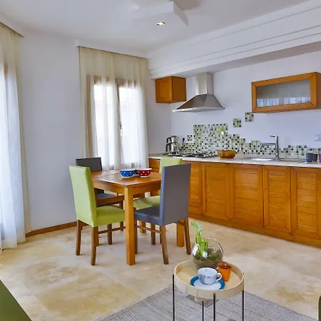 Kaş, Merkezde, Denize Yakın, Balkonlu, Konforlu Daireler Apart Otel