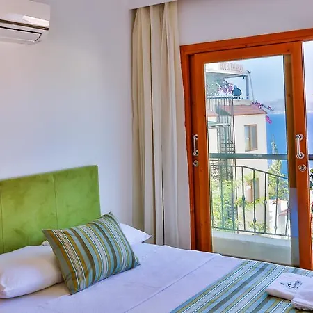 Kaş, Merkezde, Denize Yakın, Balkonlu, Konforlu Daireler Apart Otel 4*