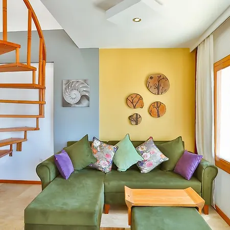 Kaş, Merkezde, Denize Yakın, Balkonlu, Konforlu Daireler Apart Otel 4*